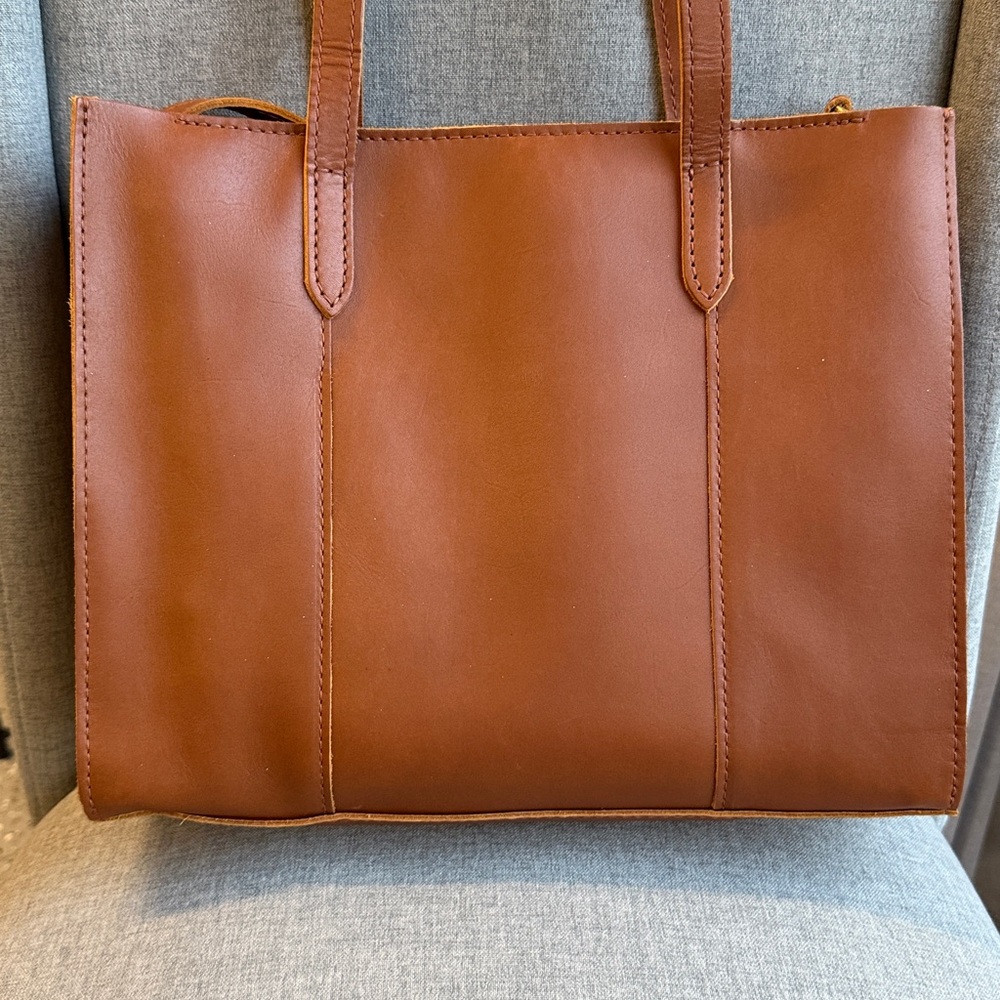 Portland Leather Honey East-West Large Lola Tote Bag - Picture 3 of 7